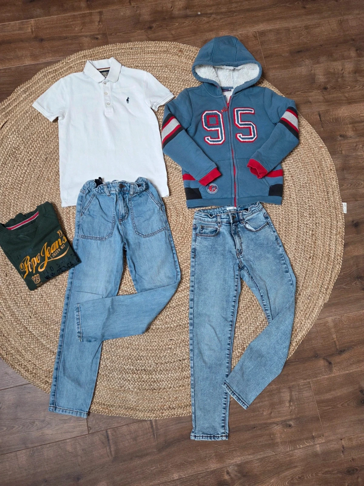 Lot garçon 9 ans rentrée jeans gilet sweat